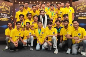 भाषा की बाधाओं को तोड़ते हुए: फिजिक्सवाला ने JEE में सफल हिंदी माध्यम के छात्रों का किया सम्मान
