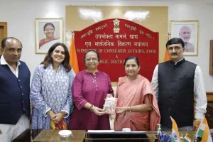 सूरत : उपभोक्ता न्यायालय की समस्याओं को लेकर बार काउंसिल ऑफ गुजरात ने राज्य मंत्री निमुबेन बंभानिया को सौंपा ज्ञापन