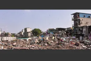 सूरत : नासीरनगर डिमोलिशन मामले में गुजरात हाईकोर्ट सख्त, सूरत मनपा और पुलिस की भूमिका पर उठाए गंभीर सवाल