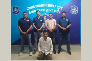 सूरत : 22 साल बाद चाय की दुकान से दबोचा गया फरार चोर, क्राइम ब्रांच की बड़ी कार्रवाई