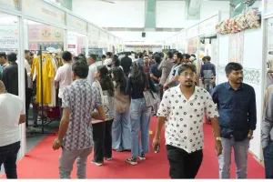 सूरत : ‘ग्लोबल फैब्रिक एक्सपो-2026’ में 600 करोड़ के कारोबार की संभावना, 3 दिनों में 35 हजार से ज्यादा विजिटर्स पहुंचे