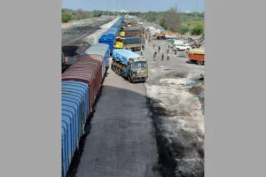 वडोदरा : दहेज अदाणी पोर्ट साइडिंग से लातूर के लिए पहली उर्वरक रेक लोडिंग  