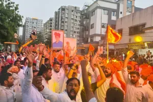 सूरत : शौर्य रैली के स्वागत में गूंजे “विक्रम सिंह अमर रहें” और “महाराणा प्रताप अमर रहें” के नारे