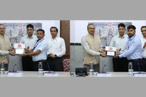 वडोदरा : रेल संरक्षा में उत्कृष्ट कार्य : वडोदरा मंडल के दो कर्मचारियों को पश्चिम रेलवे के महाप्रबंधक दवारा सम्मानित