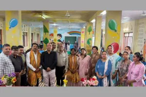 सूरत : श्याम सरकार यात्रा संघ ने किया सेवा कार्य, विद्यार्थियों को बांटी 600 छतरियां