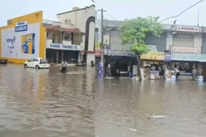 सूरत : पहली बारिश में कीम में जलजमाव से जनजीवन प्रभावित, वर्षों पुरानी समस्या फिर आई सामने