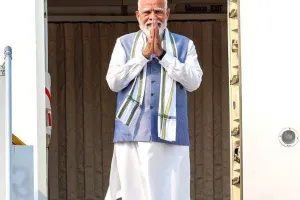 मोदी सेशेल्स रवाना, राष्ट्रपति हर्मिनी के साथ करेंगे द्विपक्षीय वार्ता
