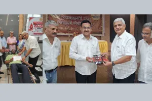सूरत : जीवन भारती स्कूल के 80वें स्थापना दिवस पर रक्तदान शिविर, पूर्व विद्यार्थियों ने दिखाई सामाजिक सरोकार की मिसाल