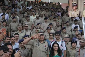 सूरत : पुलिस कमिश्नर अनुपम सिंह गहलोत को भावभीनी विदाई, वबांग जमीर ने संभाला कार्यवाहक पुलिस कमिश्नर का पद