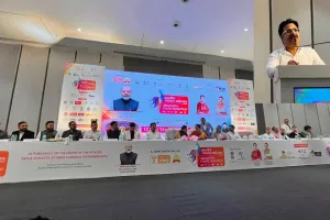 सूरत : अजय अजमेरा ने 'भारतीय व्यापार महोत्सव 2026' के सूरत लॉन्च में सूरत के कपड़ा उद्योग के विज़न को रेखांकित किया
