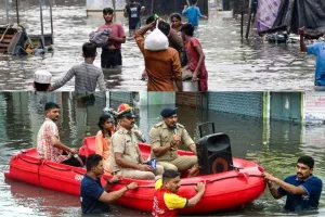सूरत : दो दिन की मूसलाधार बारिश के बाद राहत, लेकिन खाड़ी बाढ़ का खतरा बरकरार; तीन खाड़ियाँ खतरे के स्तर से ऊपर