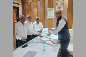 सूरत टेक्सटाइल मार्केट सोसायटी चुनाव: 20 सीटों के लिए 53 उम्मीदवारों ने किया नामांकन, 18 जुलाई को होगा मतदान