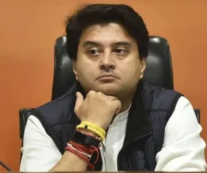 संचार साथी ऐप से न जासूसी संभव है और न होगी: सिंधिया