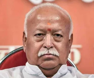 फिरोजाबाद में शताब्दी एक्सप्रेस पर पथराव, मोहन भागवत के कोच पर फेंके गए पत्थर! बाल-बाल बचे RSS प्रमुख