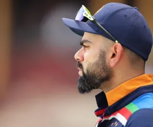 कोहली का 52वां शतक, भारत ने बनाए आठ विकेट पर 349 रन