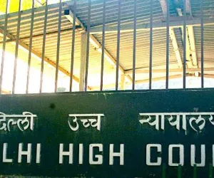 घूस के पैसे से शेयरों में निवेश कर कमाया मुनाफा भी अपराध से अर्जित आय है : उच्च न्यायालय  