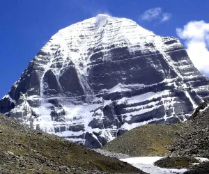 भारतीयों की Kailash Mansarovar Yatra पर नेपाल का बड़ा कदम; चीन से कोटा बढ़ाने की मांग!