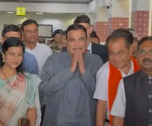 सूरत : गुजरात में हाईवे प्रोजेक्ट्स के लिए केंद्र सरकार देगी ₹20,000 करोड़, नितिन गडकरी का बड़ा ऐलान