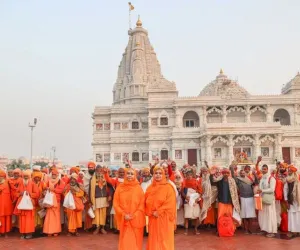 दो हफ़्तों में 42,500 लोगों तक पहुँची गुरु-कृपा: जगद्गुरु श्री कृपालु जी महाराज की दान-सेवा