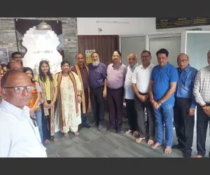 सूरत : अग्रवाल समाज हेल्थ सेंटर में सर्वाइकल वैक्सीन पर 50 प्रतिशत रियायत और दंत परामर्श कैंप आयोजित