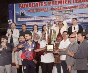 सूरत : एडवोकेट प्रीमियर लीग 2025: V.R. फाइटर बनी चैंपियन, मेहता XI ने जीता विमेंस खिताब