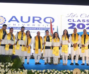 सूरत : AURO विश्वविद्यालय ने अपना 13वाँ दीक्षांत समारोह आयोजित 