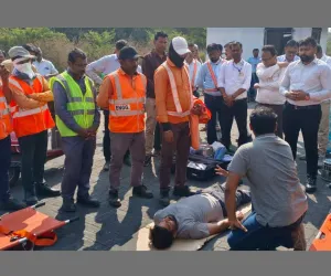 वडोदरा  : आपदा एवं दुर्घटना प्रबंधन तैयारियों का आंकलन करने हेतु अंकलेश्वर स्टेशन पर मॉक ड्रिल