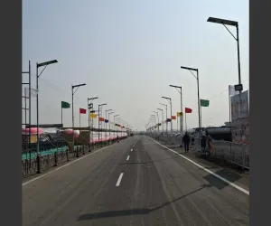 तटीय पर्यटन और सुरक्षा को बढ़ावा देने के लिए AM/NS India ने सुवाली बीच को 350 सोलर लाइटों से रोशन किया