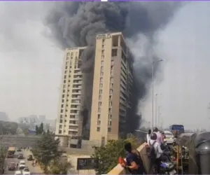 सूरत : सिटी लाइट में रूंगटा ऑस्ट्रिया बिल्डिंग के नीचे भीषण आग