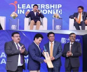 सूरत : बैंक ऑफ बड़ौदा का ‘लीडरशिप इन एक्शन’ कार्यक्रम, सचिन तेंदुलकर की मौजूदगी में उत्कृष्ट नेतृत्व का सम्मान