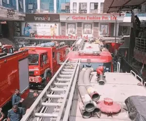 सूरत : सहारा दरवाज़ा स्थित जयश्री राम टेक्सटाइल मार्केट में भीषण आग