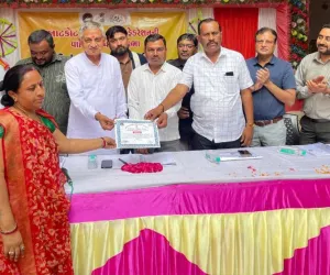 राजकोट : मंत्री कुंवरजीभाई बावलिया ने आटकोट में सखी मंडलों को बांटी लाखों की ऋण सहायता