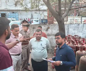 सूरत : एलपीजी गैस की पर्याप्त सप्लाई, प्रशासन ने अफवाहों से दूर रहने की अपील की