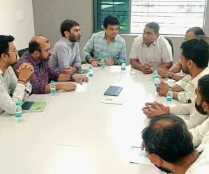 सूरत : सचिन इंडस्ट्रियल एरिया में PNG कनेक्शन को लेकर अहम बैठक, उद्योगपतियों को मिली राहत