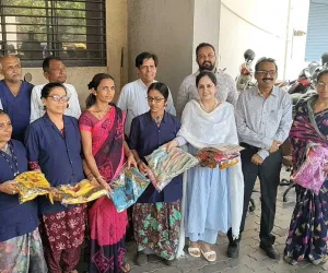 सूरत : परमार्थ फाउंडेशन की कोमलबेन बचकानीवाला ने मरीज़ों की सेवा कर मनाया जन्मदिन