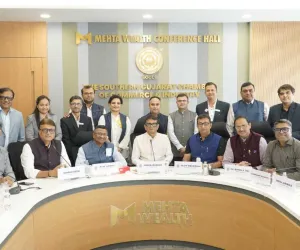 सूरत : चैंबर ऑफ कोमर्स द्वारा AI आधारित ‘स्पीड बिज़नेस नेटवर्किंग कॉन्क्लेव’ का आयोजन