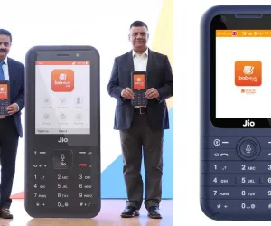 सूरत : बैंक ऑफ बड़ौदा और रिलायंस जियो की साझेदारी से फीचर फोन यूज़र्स के लिए ‘bobWorld Lite’ लॉन्च