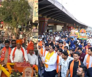 सूरत : सीएम भूपेंद्र पटेल का मेगा रोड शो, पाटीदार क्षेत्रों में भाजपा ने झोंकी पूरी ताकत