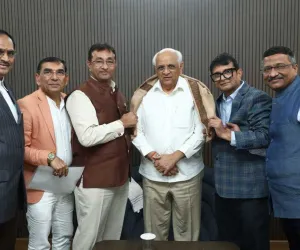 सूरत : इंडस्ट्री के मुद्दों पर मुख्यमंत्री के सामने चैंबर का प्रेजेंटेशन, राहत योजनाओं और गैस सप्लाई पर जोर