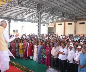 सूरत : ओलपाड में नेचुरल एग्रीकल्चर सेमिनार: राज्यपाल आचार्य देवव्रत ने किसानों को ‘बैक टू नेचर’ का दिया संदेश