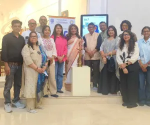 सूरत : चैंबर ऑफ कॉमर्स द्वारा मुंबई के नेहरू सेंटर आर्ट गैलरी में सात दिन की आर्ट एग्ज़िबिशन शुरू