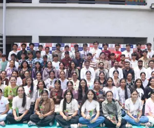 सूरत : डिंडोली के दीप दर्शन विद्या संकुल का शानदार प्रदर्शन, 10वीं बोर्ड में उत्कृष्ट परिणाम