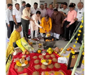 सूरत : सचिन जीआईडीसी में नए एसोसिएशन कार्यालय में हुआ शांति ओम, दिवाली तक शुरू होंगे सभी कार्य