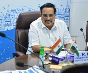 सूरत : केंद्रीय मंत्री सी.आर. पाटिल का बड़ा फैसला, अब नहीं करेंगे पायलटिंग और एस्कॉर्ट कार का इस्तेमाल