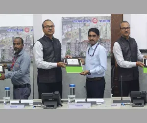 वडोदरा  : सजगता से संभावित रेल‌ दुर्घटना टालने के लिए वडोदरा मंडल में कार्यरत 3 कर्मचारी महाप्रबंधक द्वारा संरक्षा पुरस्कार से सम्मानित