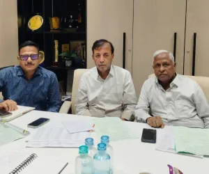सूरत : फोस्टा चुनाव का काउंटडाउन शुरू, पहले दिन नामांकन पत्र लेने उमड़े प्रत्याशी