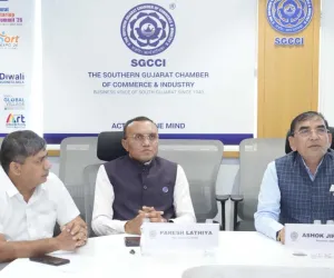 सूरत : पोर्ट पर फंसे पॉलिएस्टर एफडीवाय यार्न के कंटेनरों की आज से होगी रिहाई