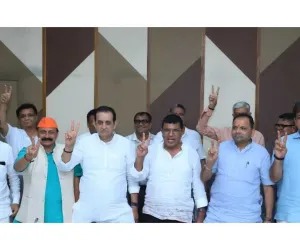 सूरत : सुमुल डेयरी चुनाव 2026: पांच उम्मीदवार निर्विरोध निर्वाचित, अब 11 सीटों पर होगा मुकाबला