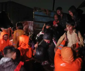 सूरत : डिंडोली में NDRF का बड़ा रेस्क्यू ऑपरेशन, बाढ़ में फंसे 255 लोगों को सुरक्षित निकाला