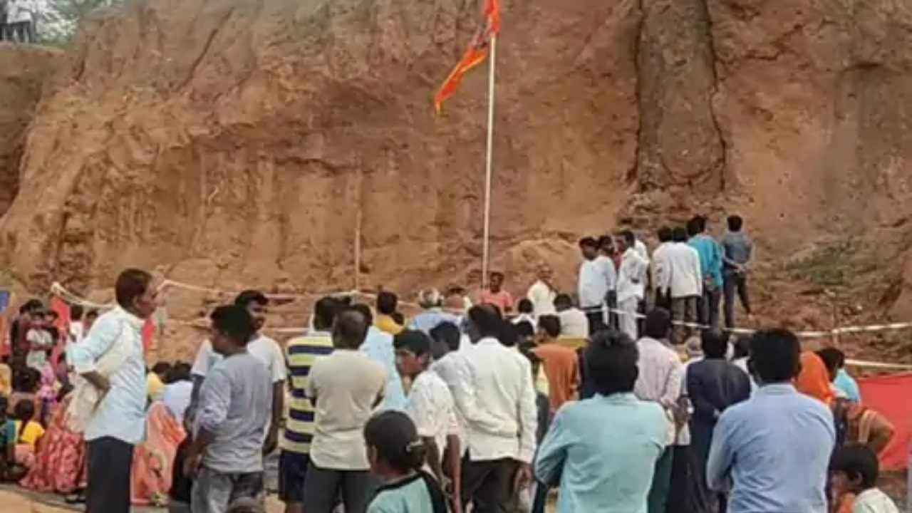 आनंद : खुदाई के दौरान मिला शिवलिंग, भक्तों में उत्साह, लिया भव्य शिव मंदिर  निर्माण का संकल्प | Loktej गुजरात News - Loktej